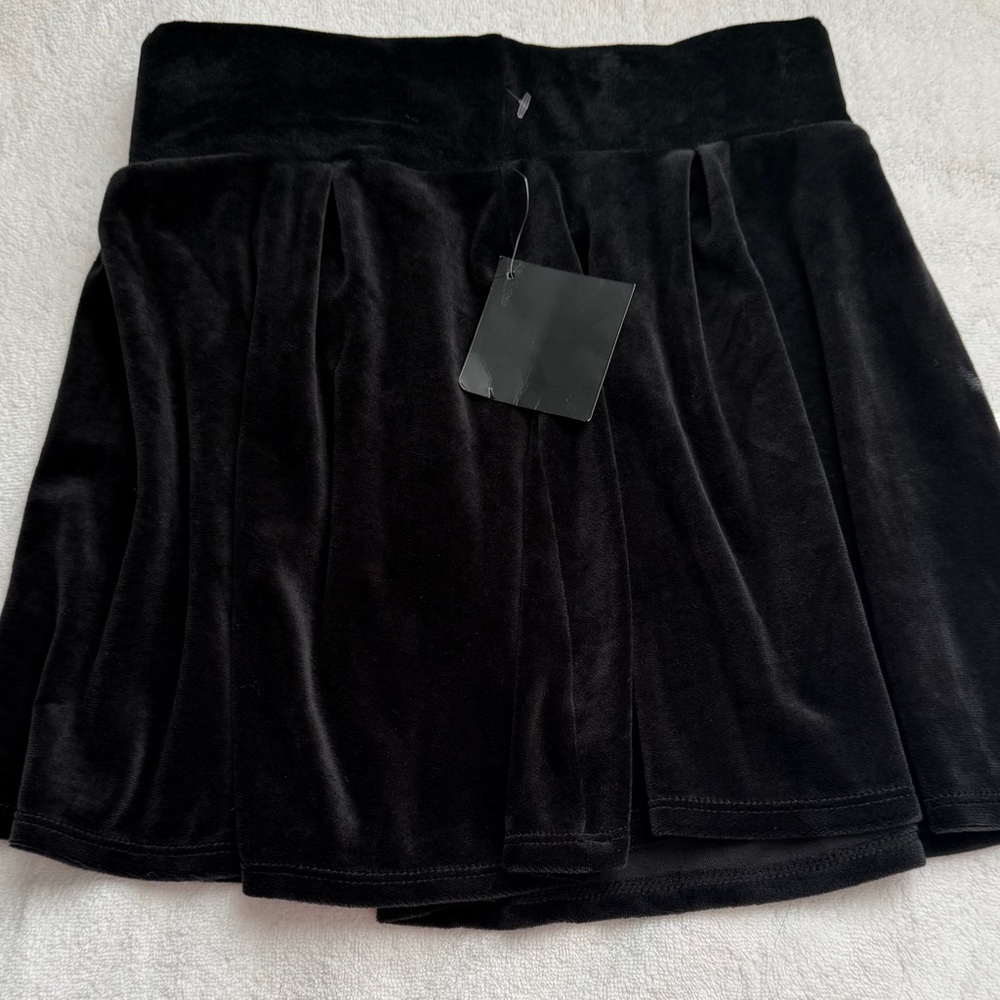 Chic Black Velvet Skater Skirt